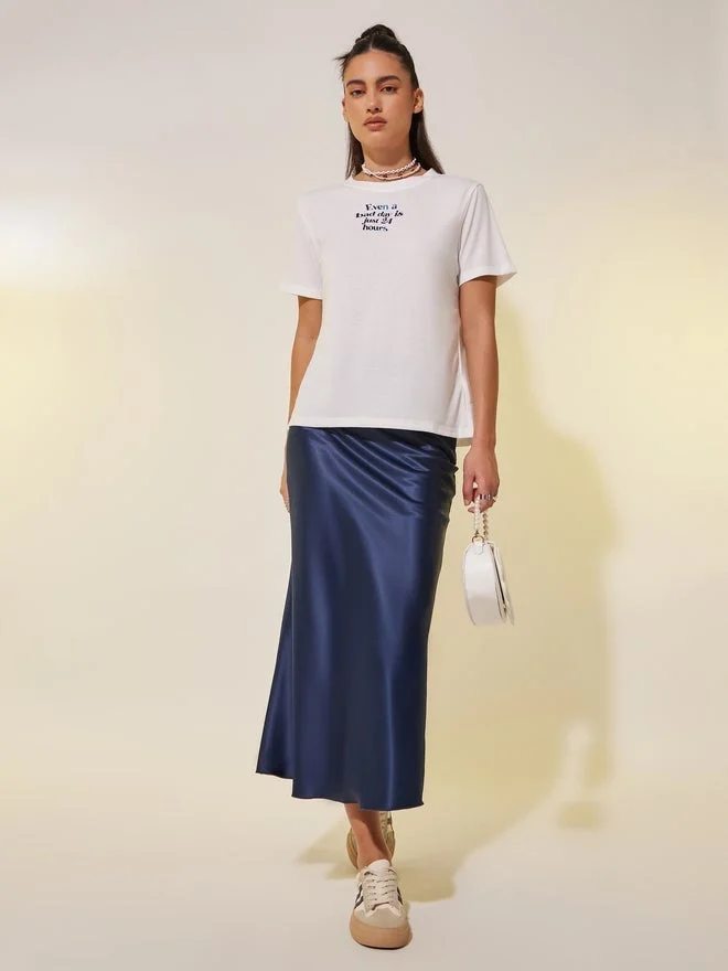 تايك تو تيشيرت برقبة دائرية بطبعة شعار خذ اثنتين